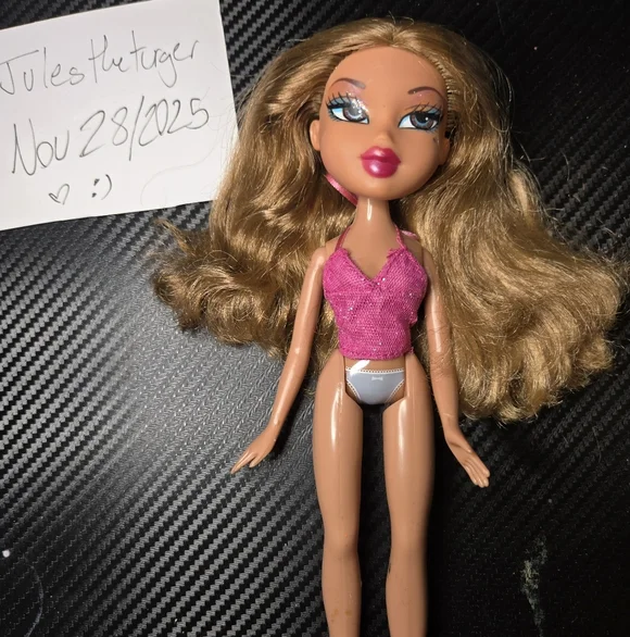 Bratz Step out Yasmin - Picture 1 of 1